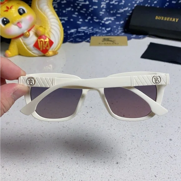 Burberry White Frame Sunglasses Purple Lens UV Chic - Picture 7 of 9